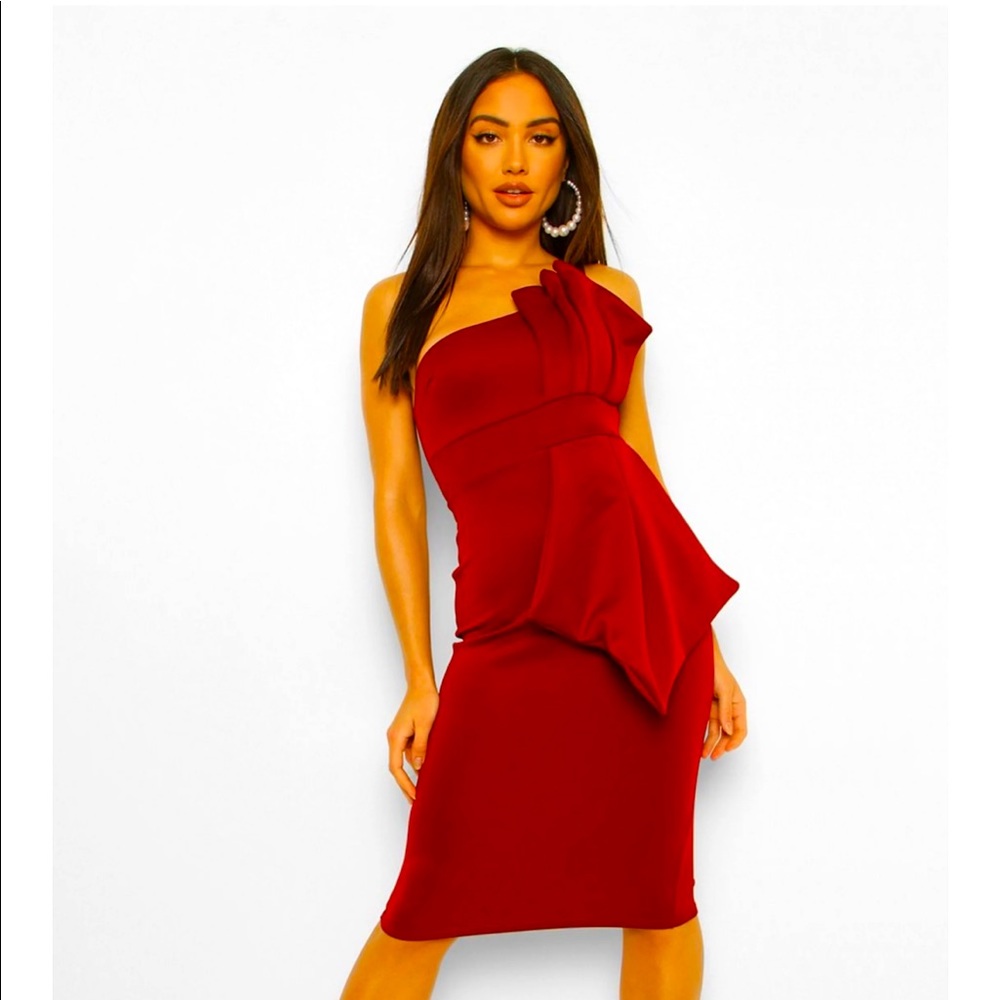 NWT Boohoo One Shoulder Pleated Detail Midi Dress